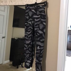 Lululemon Wunder Under 7/8 pant